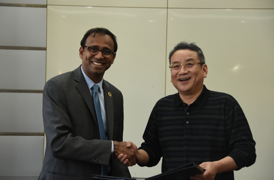 密歇根州立大学传播艺术与科学学院与91直播
签署国际学术合作项目协议