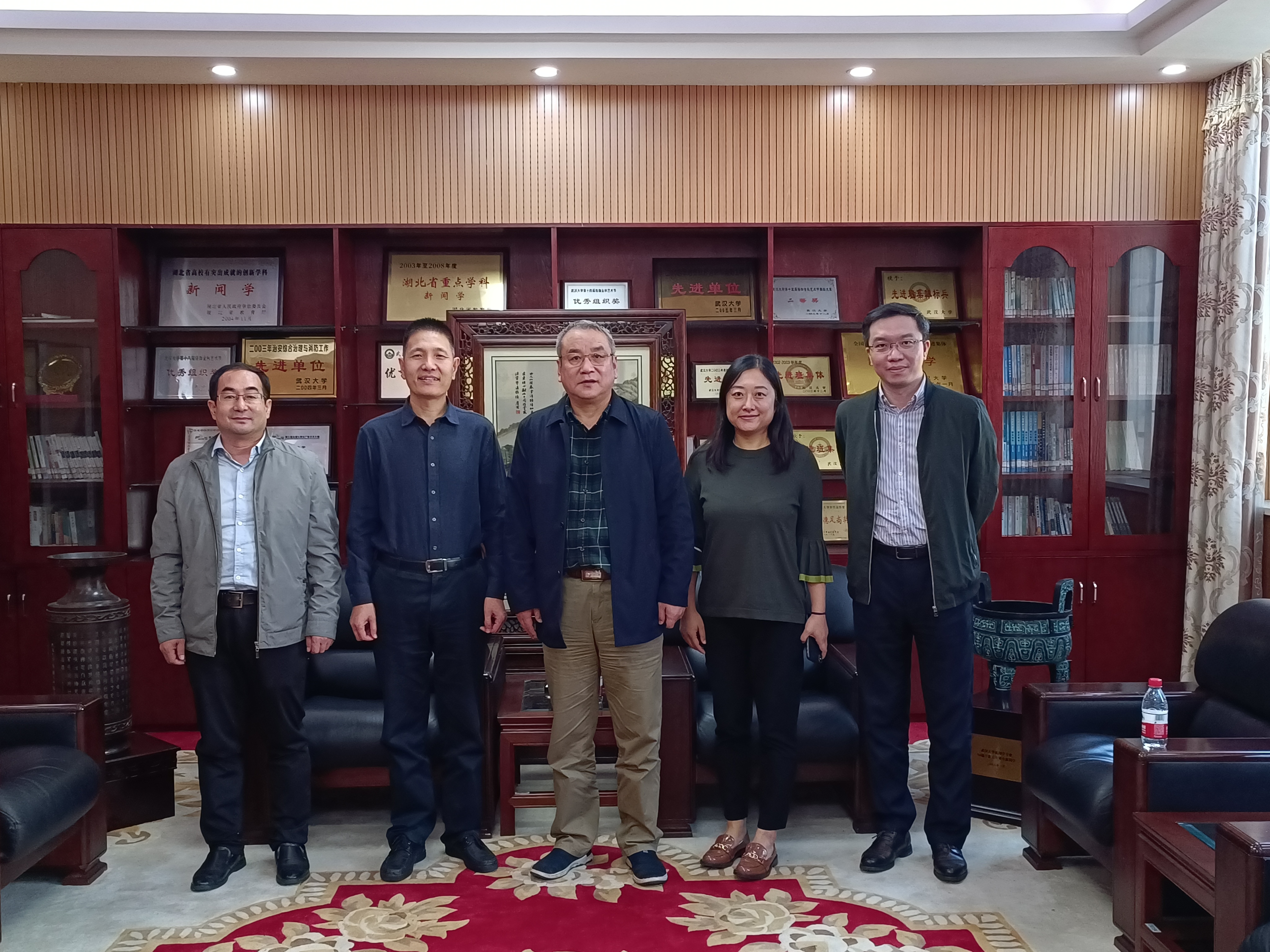 新华社来91直播
招聘