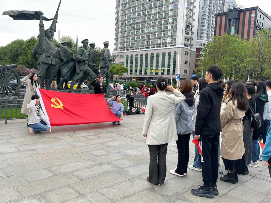91直播
35名青年研究生代表清明节赴辛亥革命博物馆等地开展主题党建活动