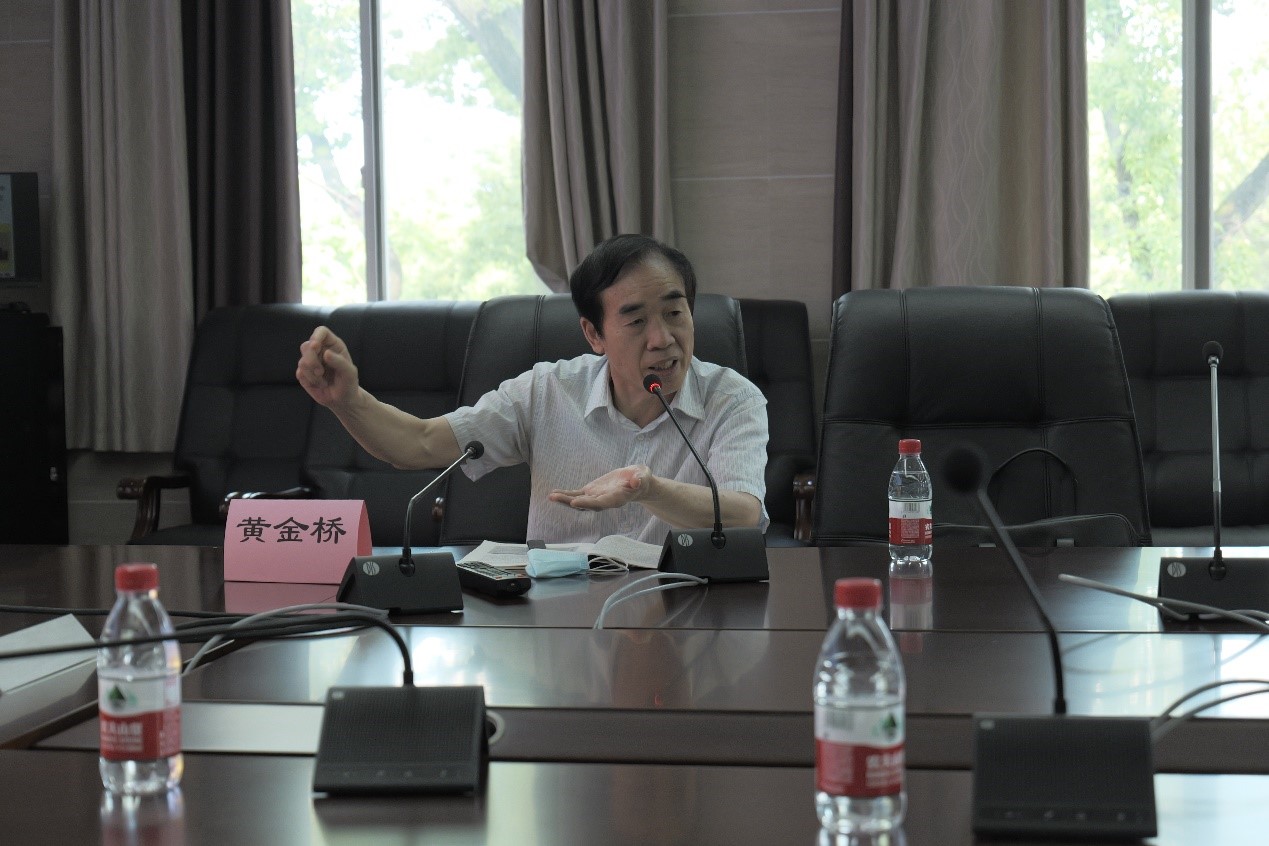 【主题教育】着力把握习近平新时代中国特色社会主义思想的科学体系和精髓要义——91直播
举行主题教育专题报告会
